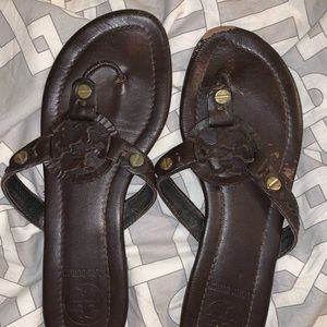 WORN- Brown Leather Tory Burch flops
